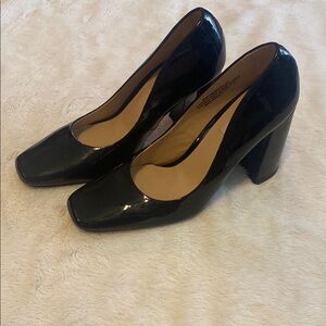 Elegant Black Women's Pumps